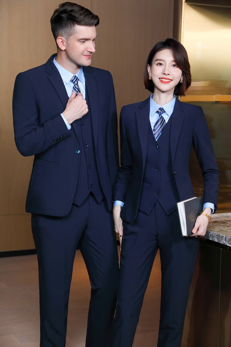 西装定制模特展示 西装定制模特展示