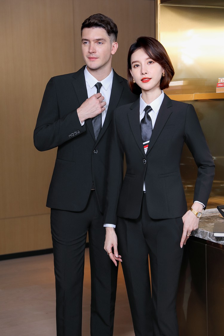 西装定制模特展示 西装定制模特展示