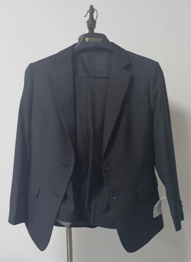 诺富特西服套装成衣展示